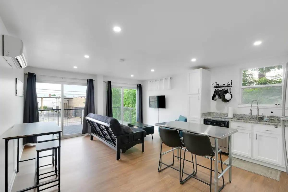 Unique Shipping Container Retreat Two 1br Units *