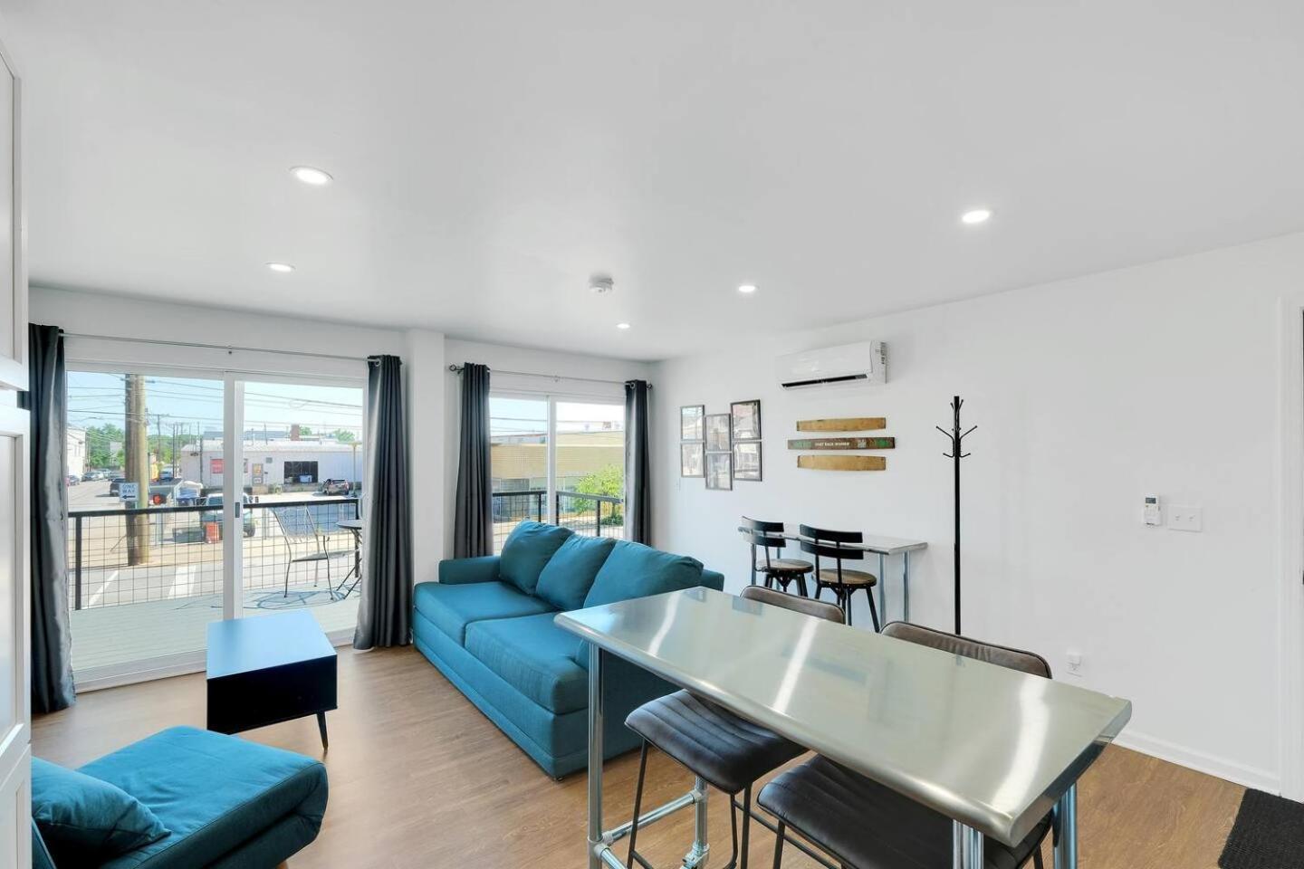 Unique Shipping Container Retreat Two 1br Units *