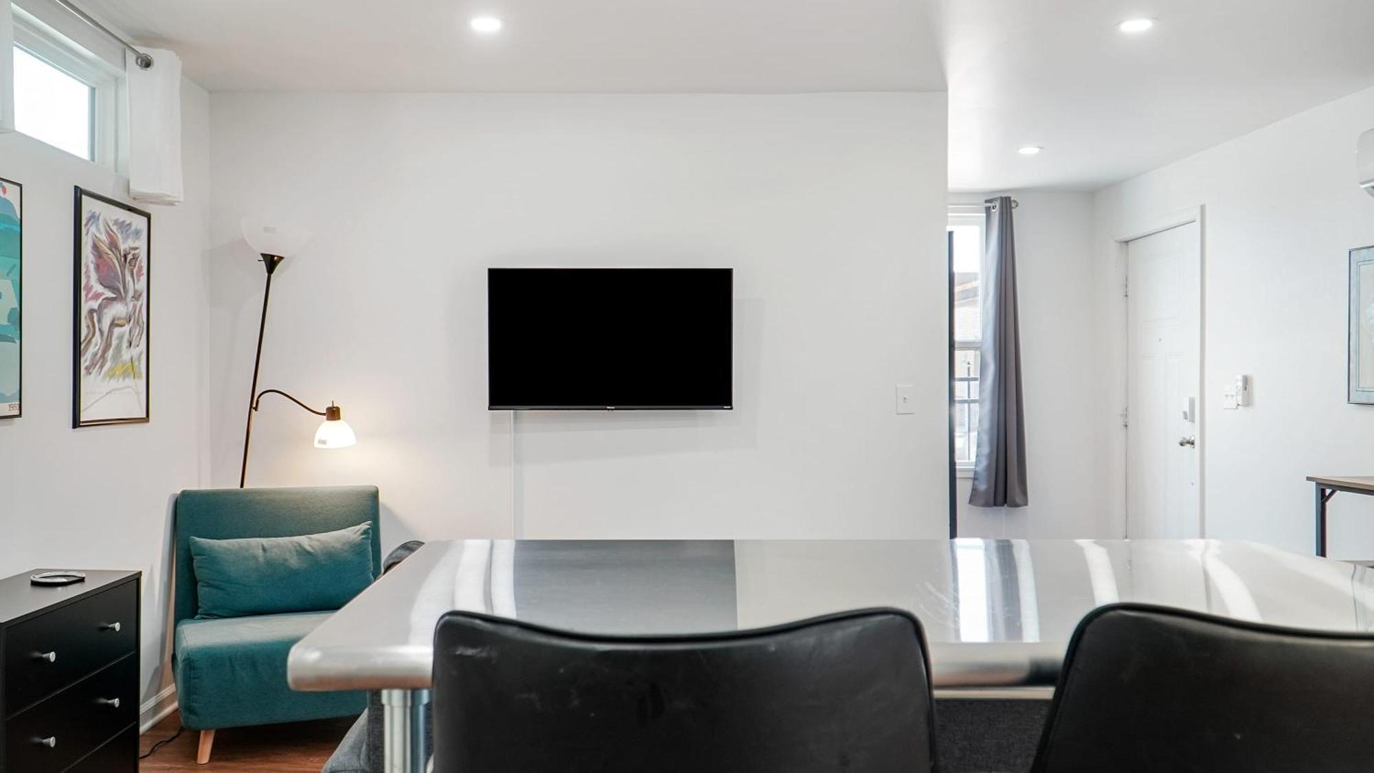 Unique Shipping Container Retreat Two 1br Units Apartment *